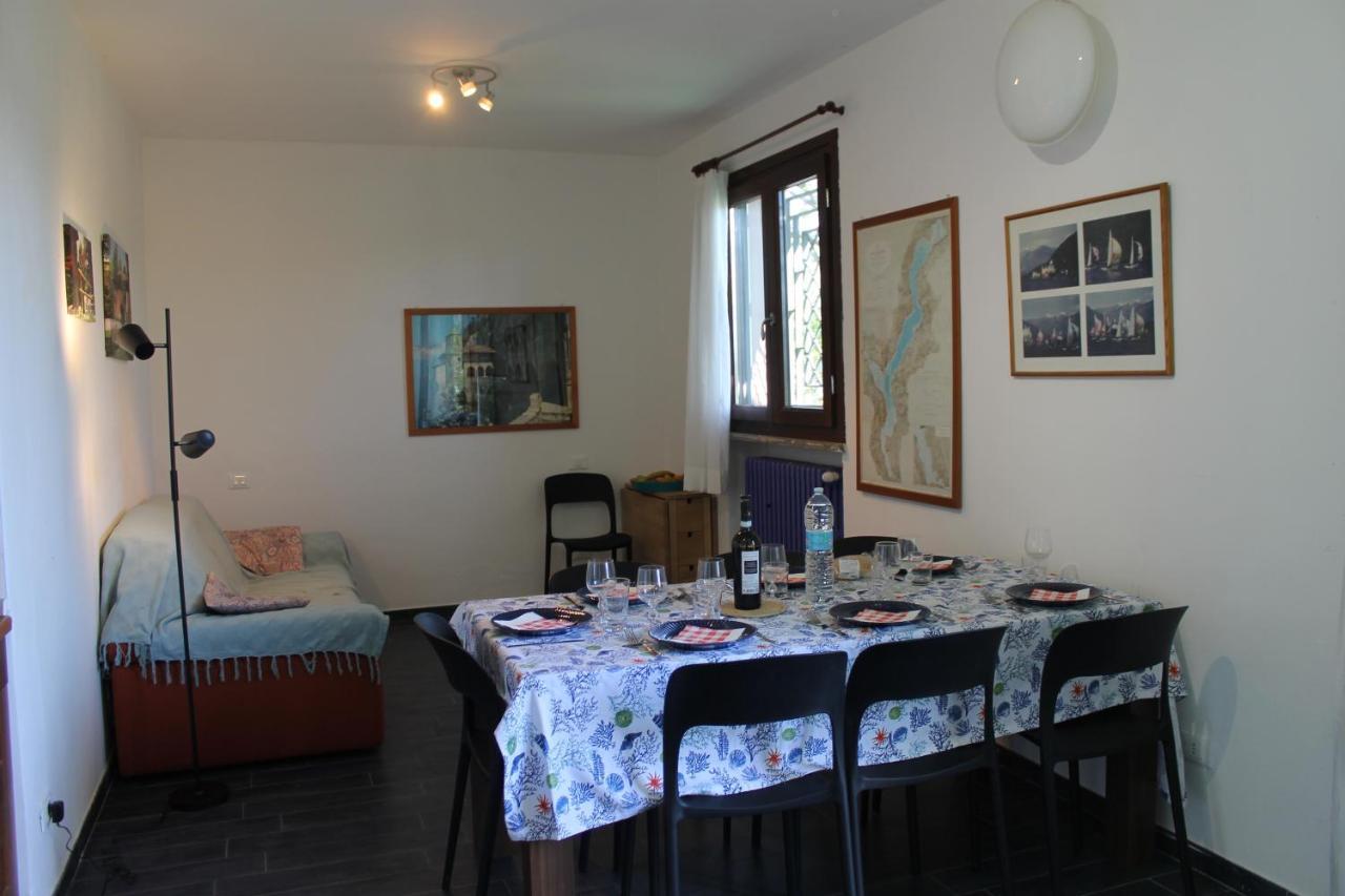 Casa Vacanze Tana Della Volpe Ispra Kültér fotó